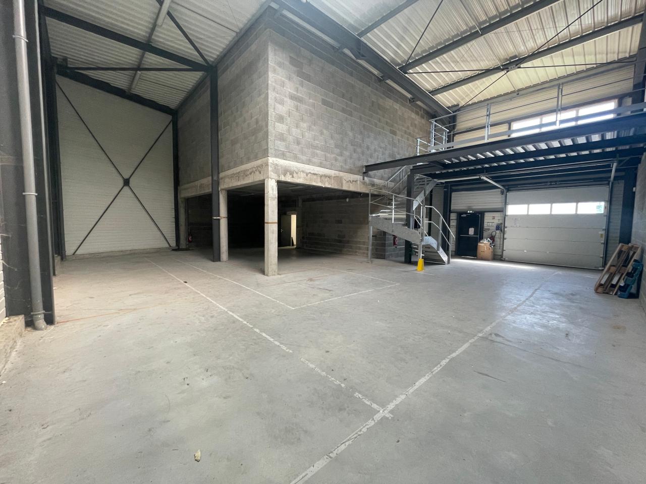 Location local d'activité Noyal-Châtillon-sur-Seiche Ille-et-Vilaine OLACT2536796