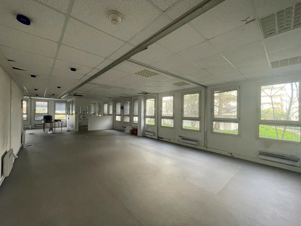 Vente local d'activité Sèvres Hauts-de-Seine OVACT2421539 1