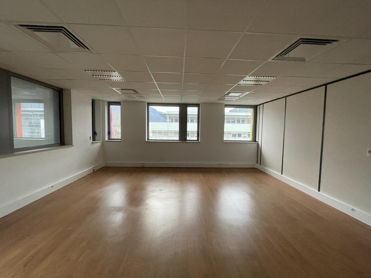 Location bureau Le Bourget-du-Lac Savoie OLBUR2207716 6