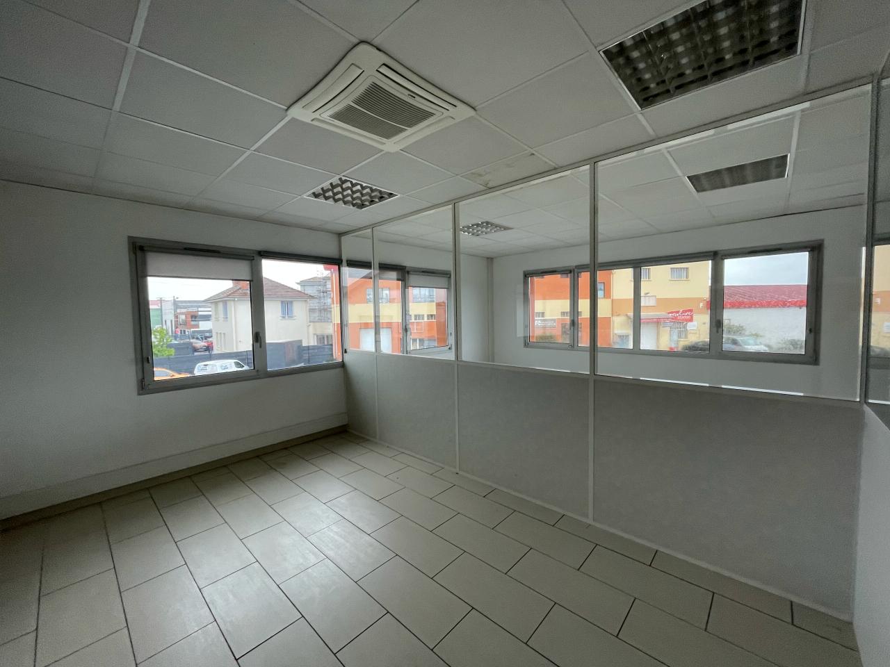 Location bureau Décines-Charpieu Rhône OLBUR2108962 4