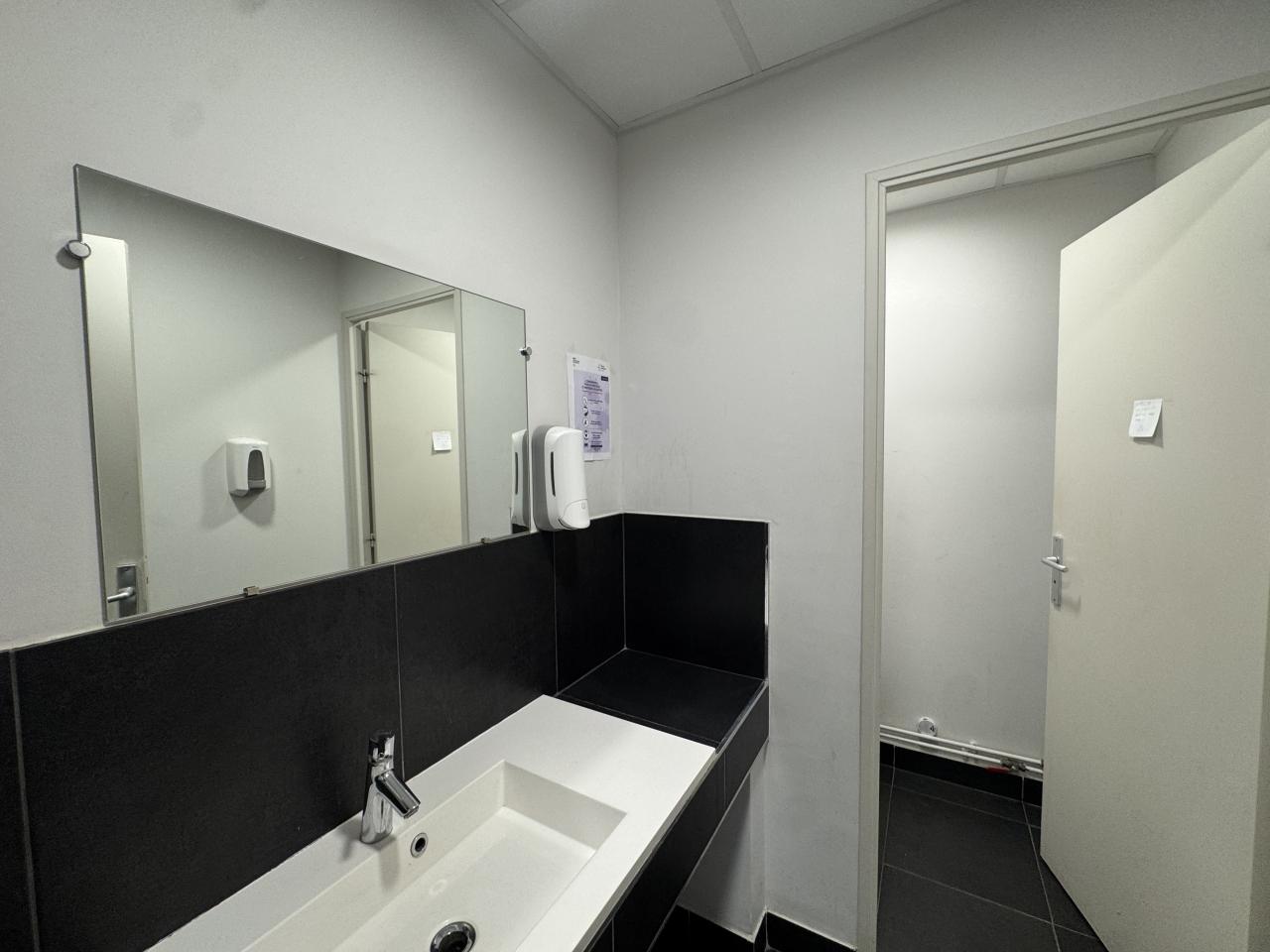 Location bureau Vitrolles Bouches-du-Rhône OLBUR2639085 26