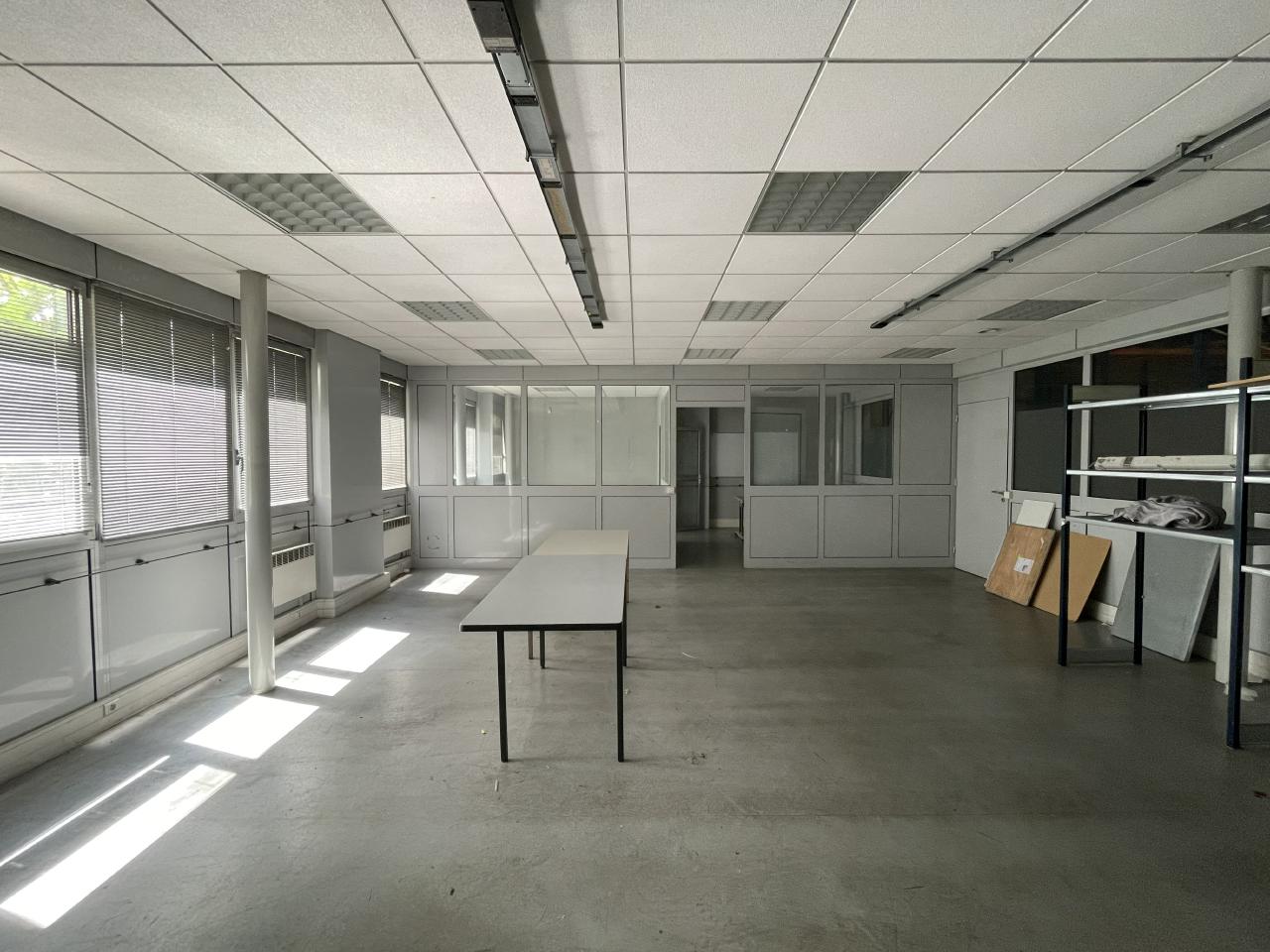 Vente local d'activité Montigny-le-Bretonneux Yvelines OVACT2423127 18