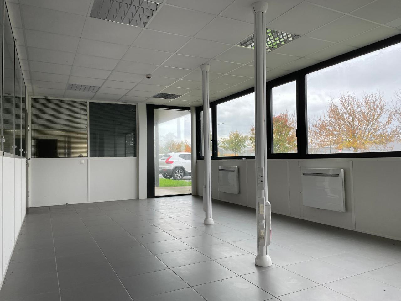 Vente entrepôt classe b Vieillevigne Loire-Atlantique OVLOG2638087 4