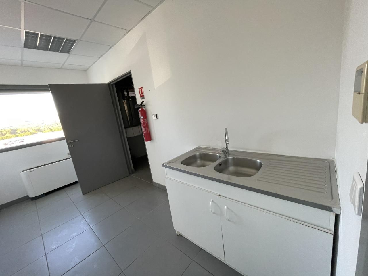 Location bureau Fréjus Var OLBUR2318196 16