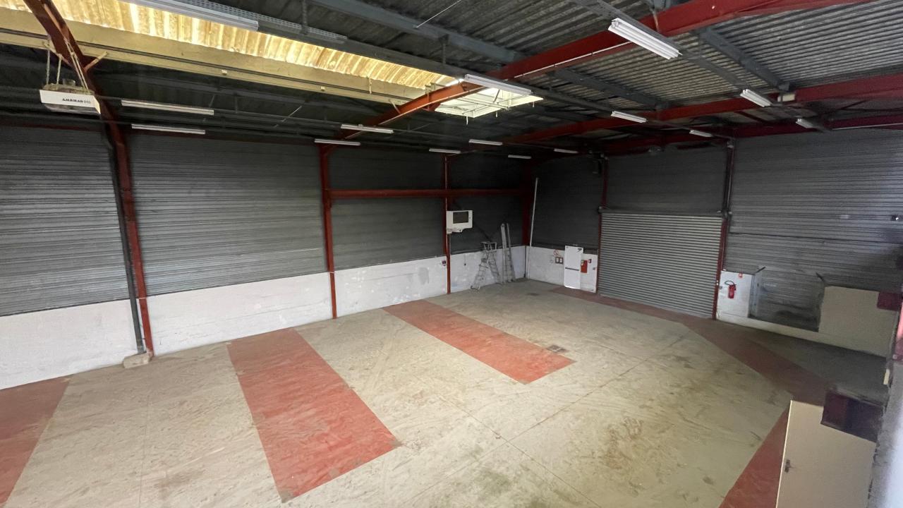 Vente local d'activité Coignières Yvelines OVACT2315861 8