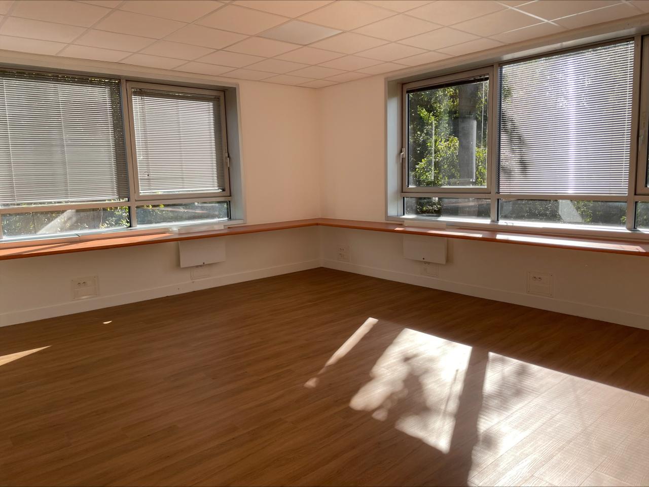 Location bureau Éragny Val-d'Oise OLBUR2201107 1