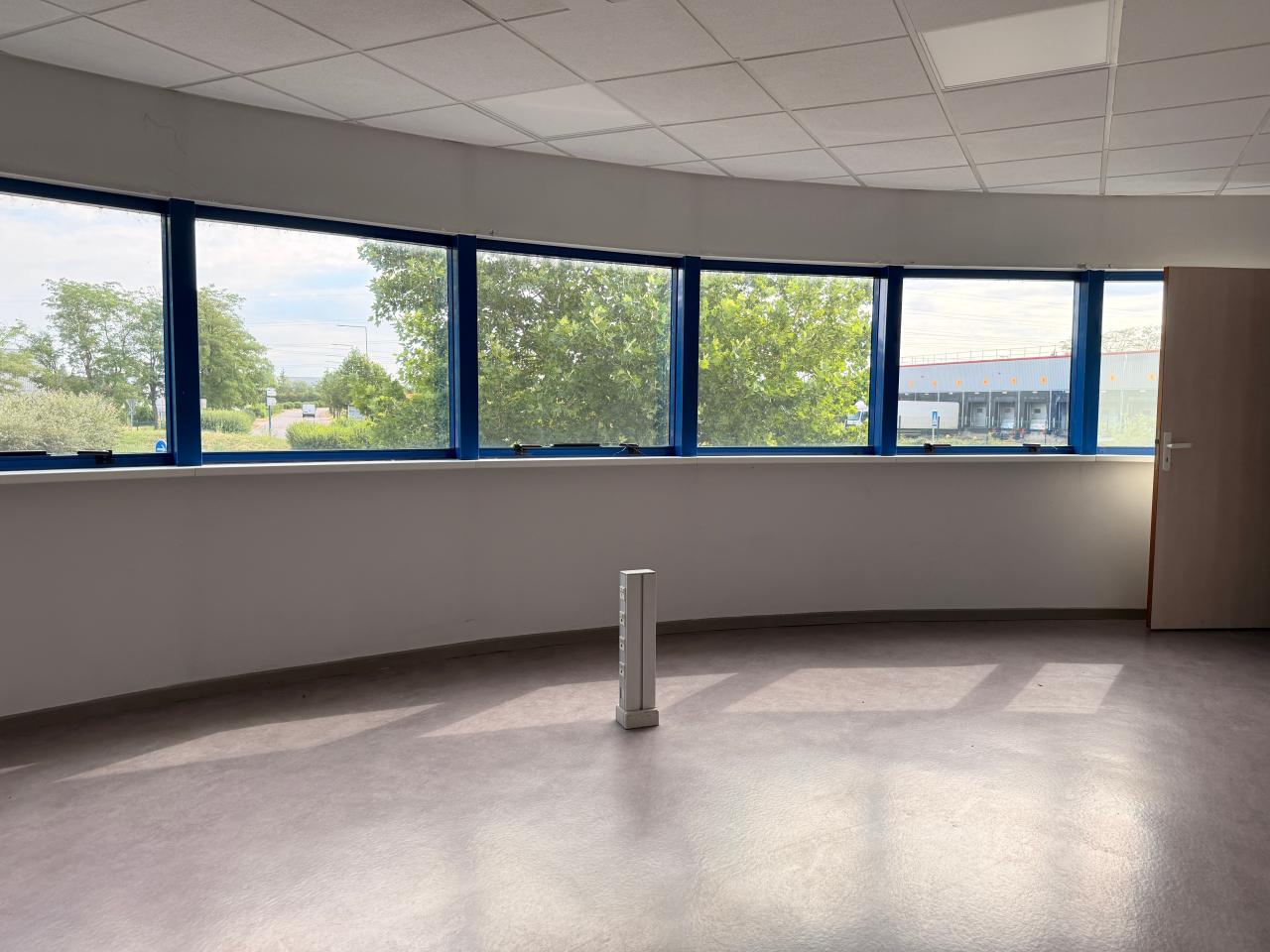 Vente entrepôt Ennery Moselle OVLOG2530161 9