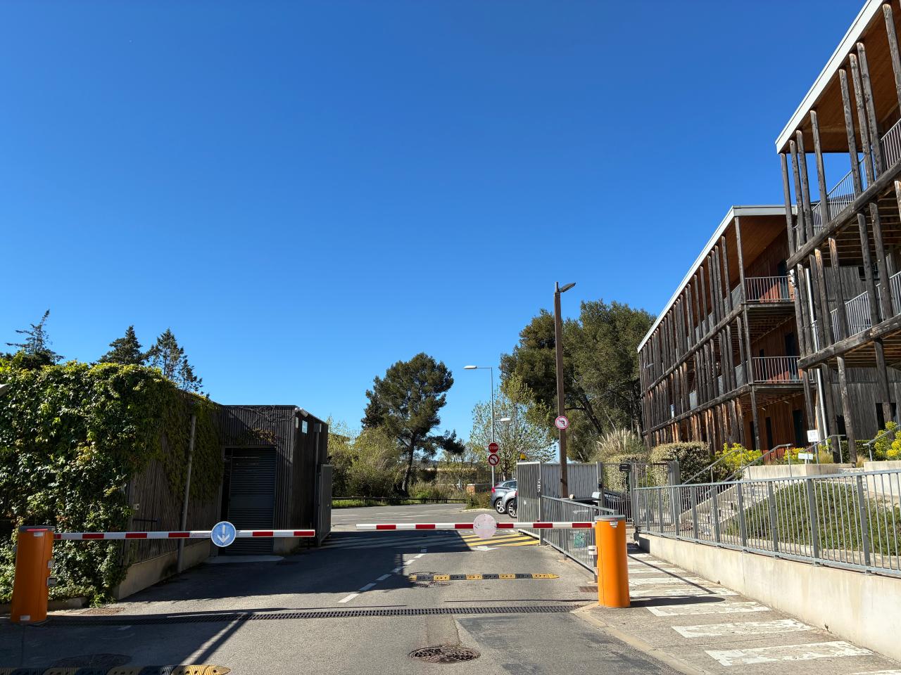 Location bureau Aix-en-Provence Bouches-du-Rhône OLBUR2202124 24