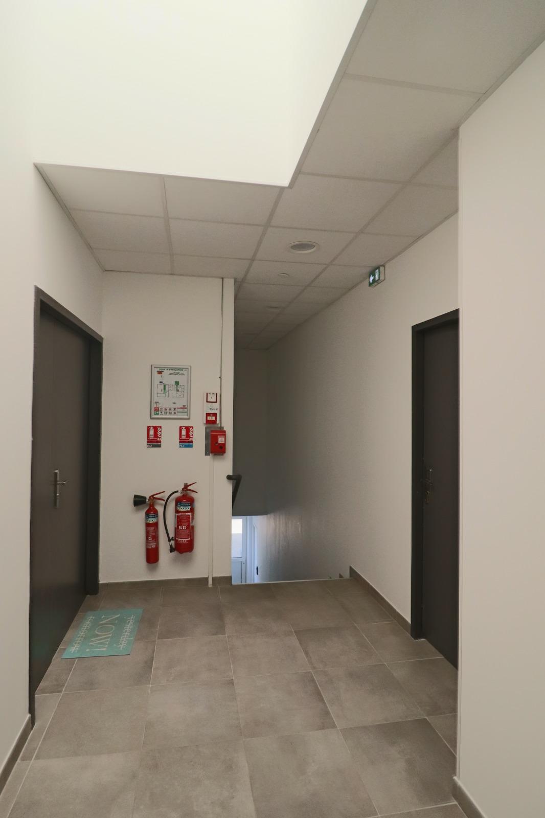 Location bureau Meyreuil Bouches-du-Rhône OLBUR2203854 1