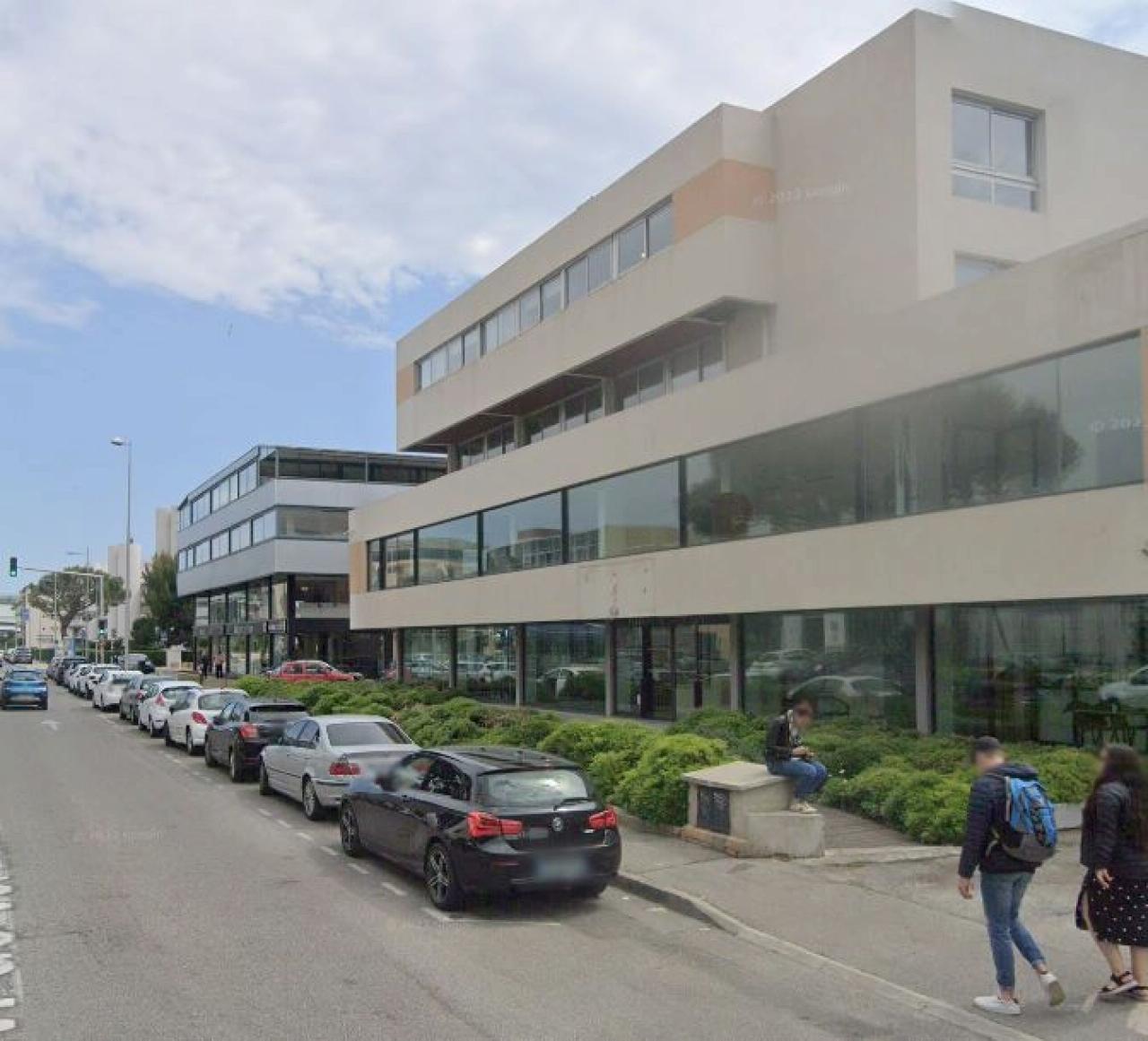 Location commerce Saint-Laurent-du-Var Alpes-Maritimes OLCOM2426147 2