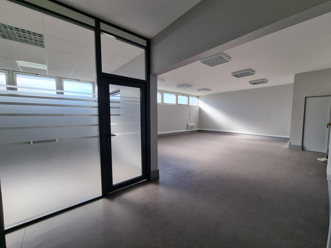 Location local d'activité Saint-Pierre-des-Corps Indre-et-Loire OLACT2423631 1