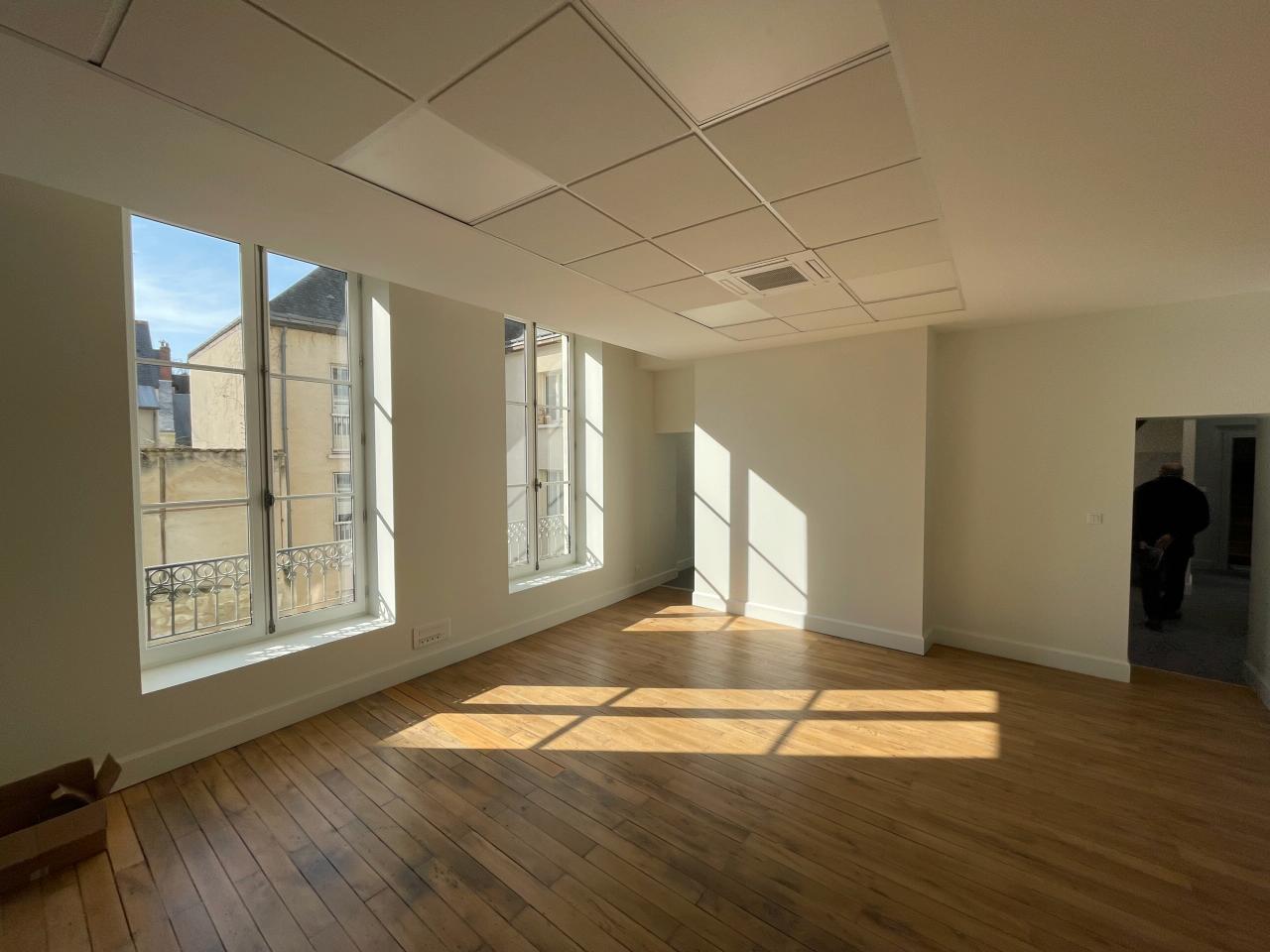 Location bureau Tours Indre-et-Loire OLBUR2310745 8