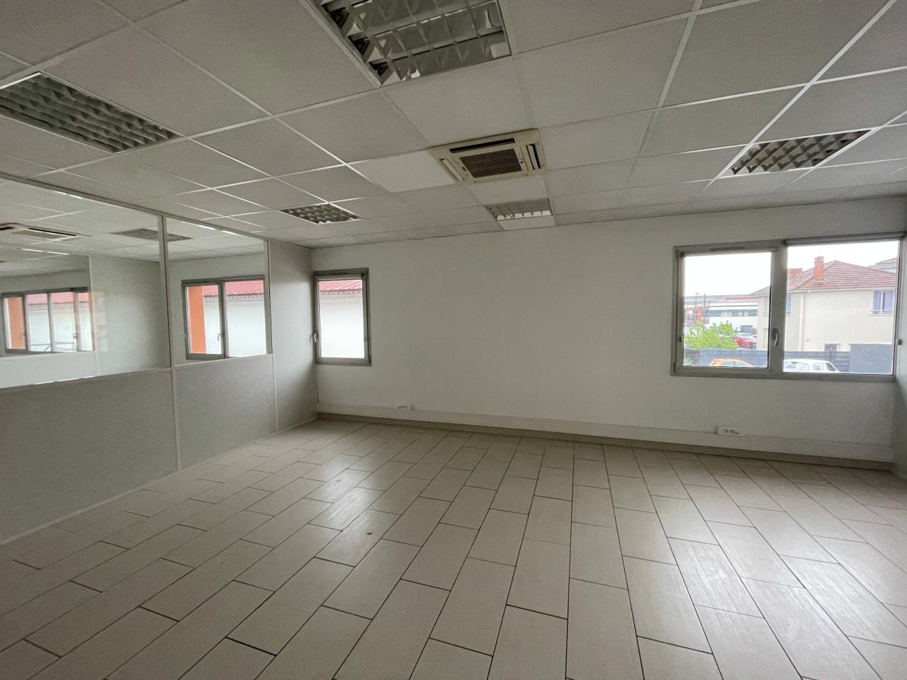 Location bureau Décines-Charpieu Rhône OLBUR2108962 7