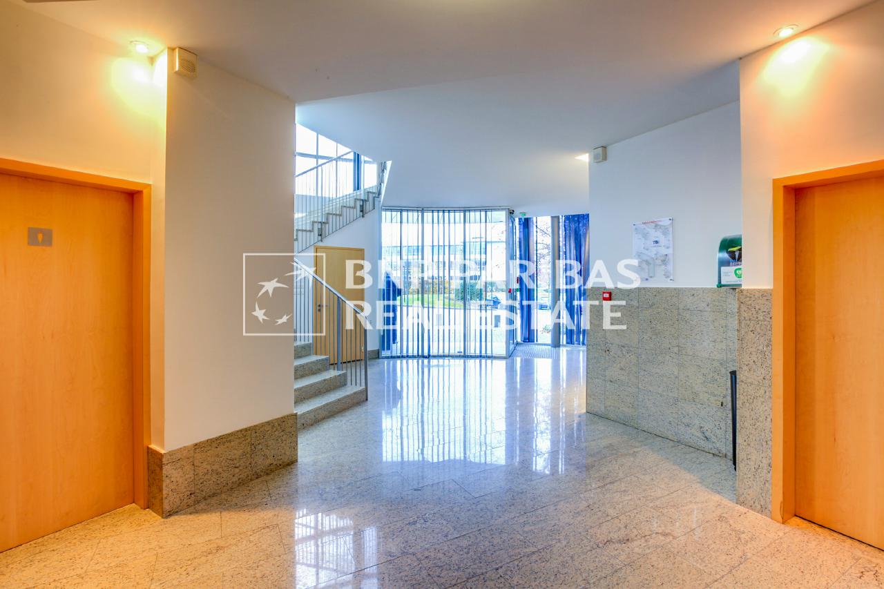 Location bureau Voisins-le-Bretonneux Yvelines OLBUR2308317 12