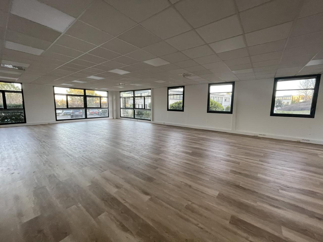 Location bureau Aix-en-Provence Bouches-du-Rhône OLBUR2420499 3