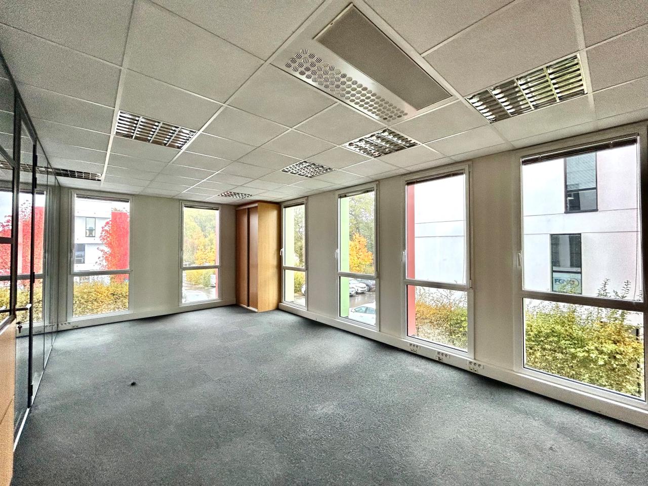 Vente bureau Chartres-de-Bretagne Ille-et-Vilaine OVBUR2536513 1