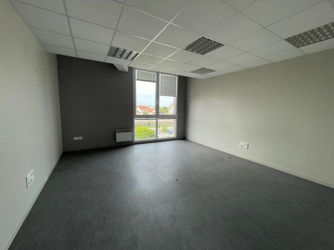 Vente bureau Calais Pas-de-Calais OVBUR2537338 3