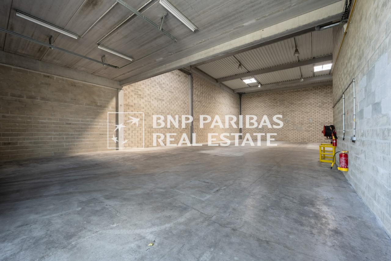 Location local d'activité Élancourt Yvelines OLACT2318123 8