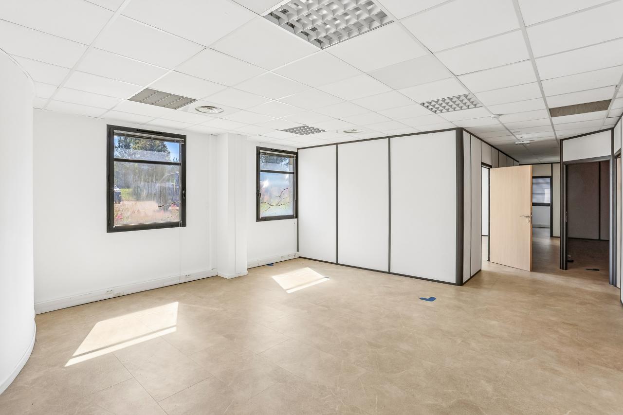 Location bureau Aix-en-Provence Bouches-du-Rhône OLBUR2428083 2