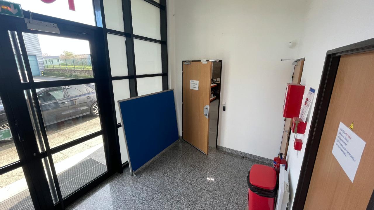 Location local d'activité Élancourt Yvelines OLACT2532460 9
