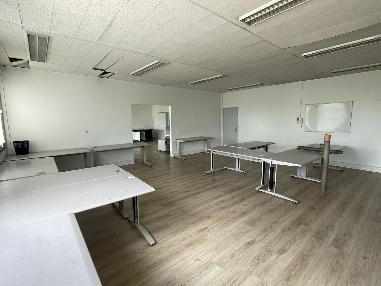 Vente local d'activité Montigny-le-Bretonneux Yvelines OVACT2423127 19