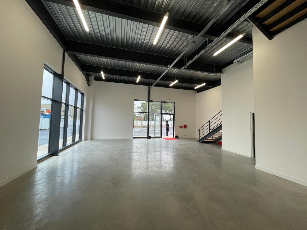 Location local d'activité Le Haillan Gironde OLACT2316412 1