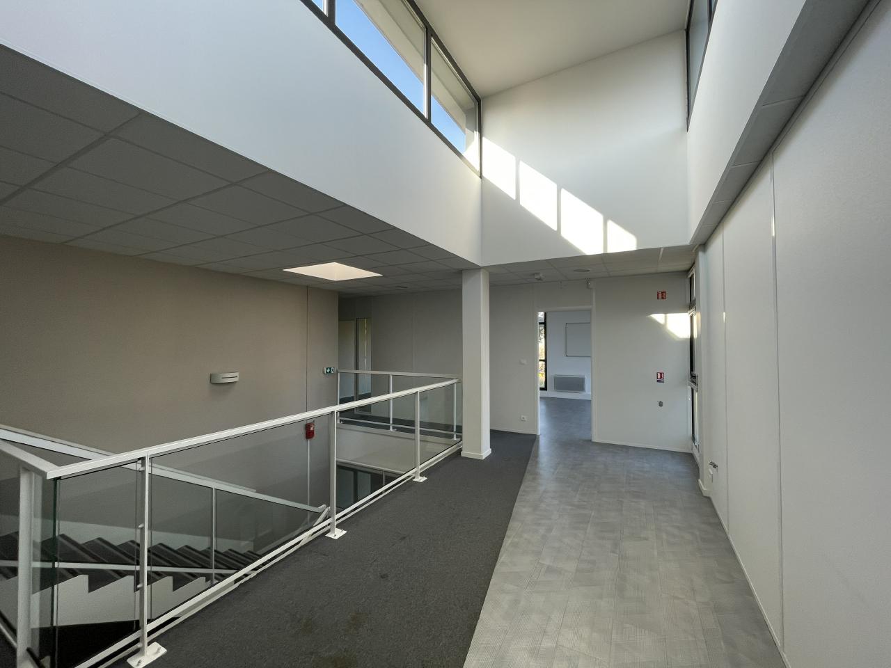 Location bureau Vern-sur-Seiche Ille-et-Vilaine OLBUR2113353 2