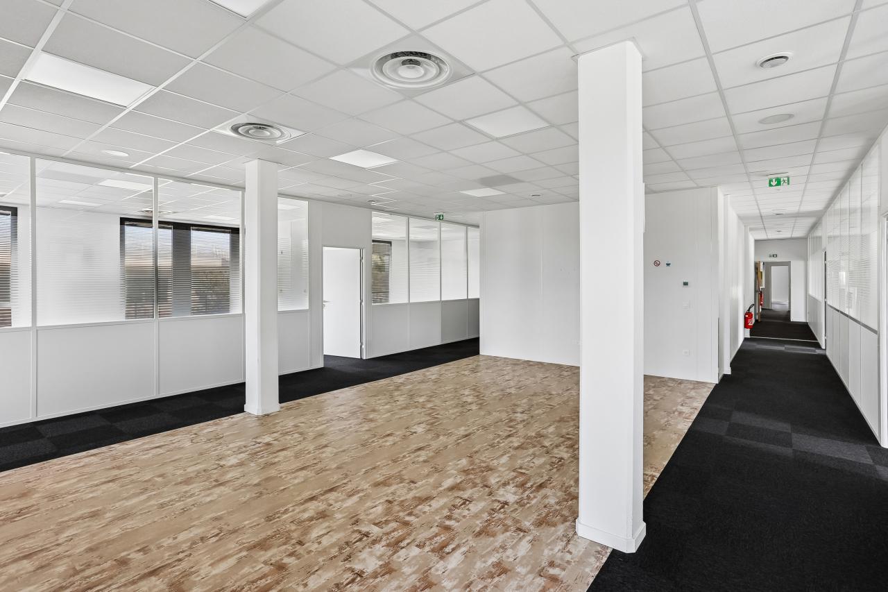 Location bureau Aix-en-Provence Bouches-du-Rhône OLBUR2115137 4