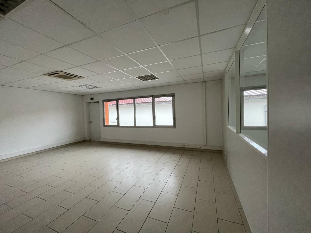 Location bureau Décines-Charpieu Rhône OLBUR2108962 10