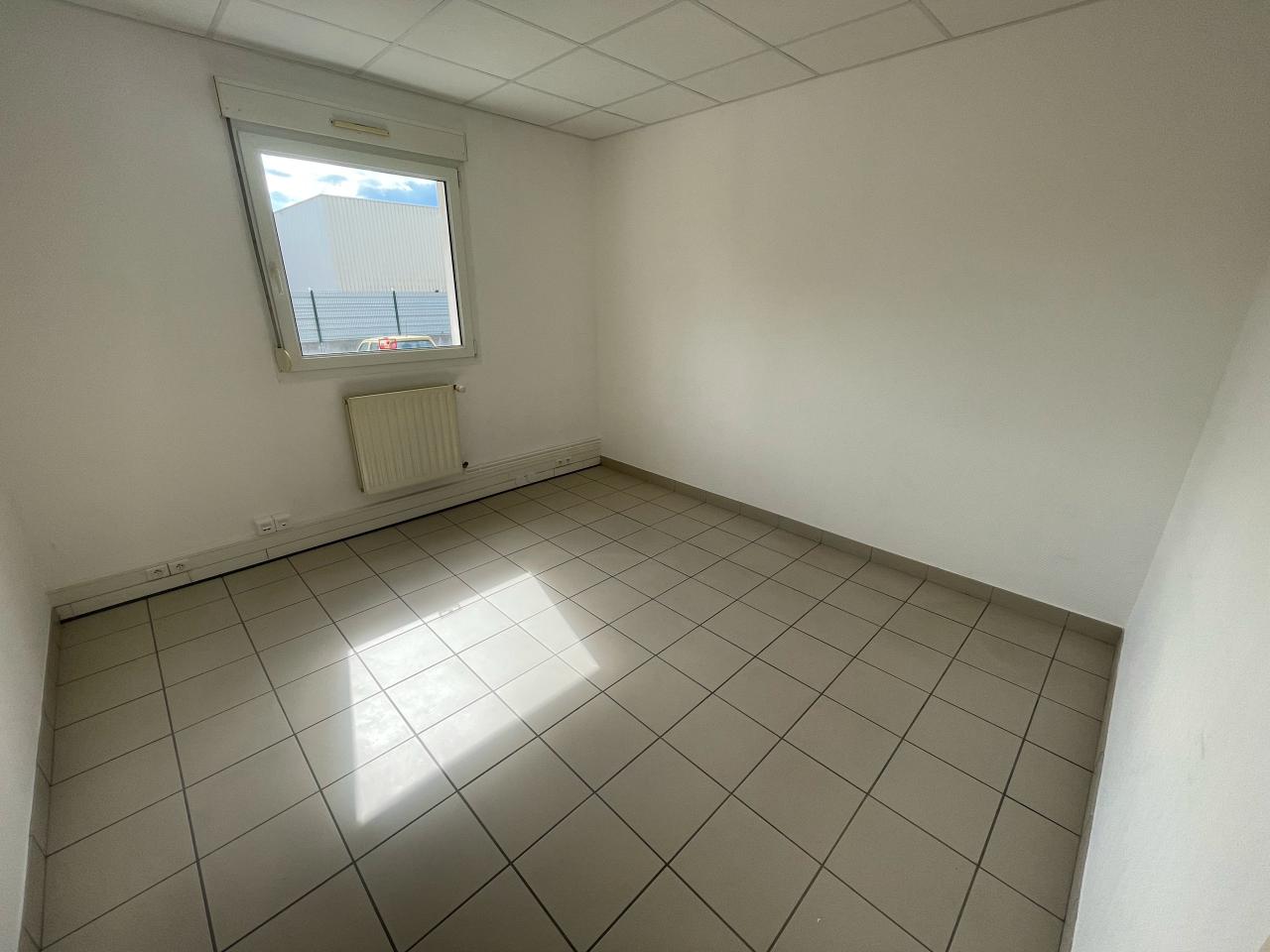 Vente bureau Jouy-aux-Arches Moselle OVBUR2531886 9