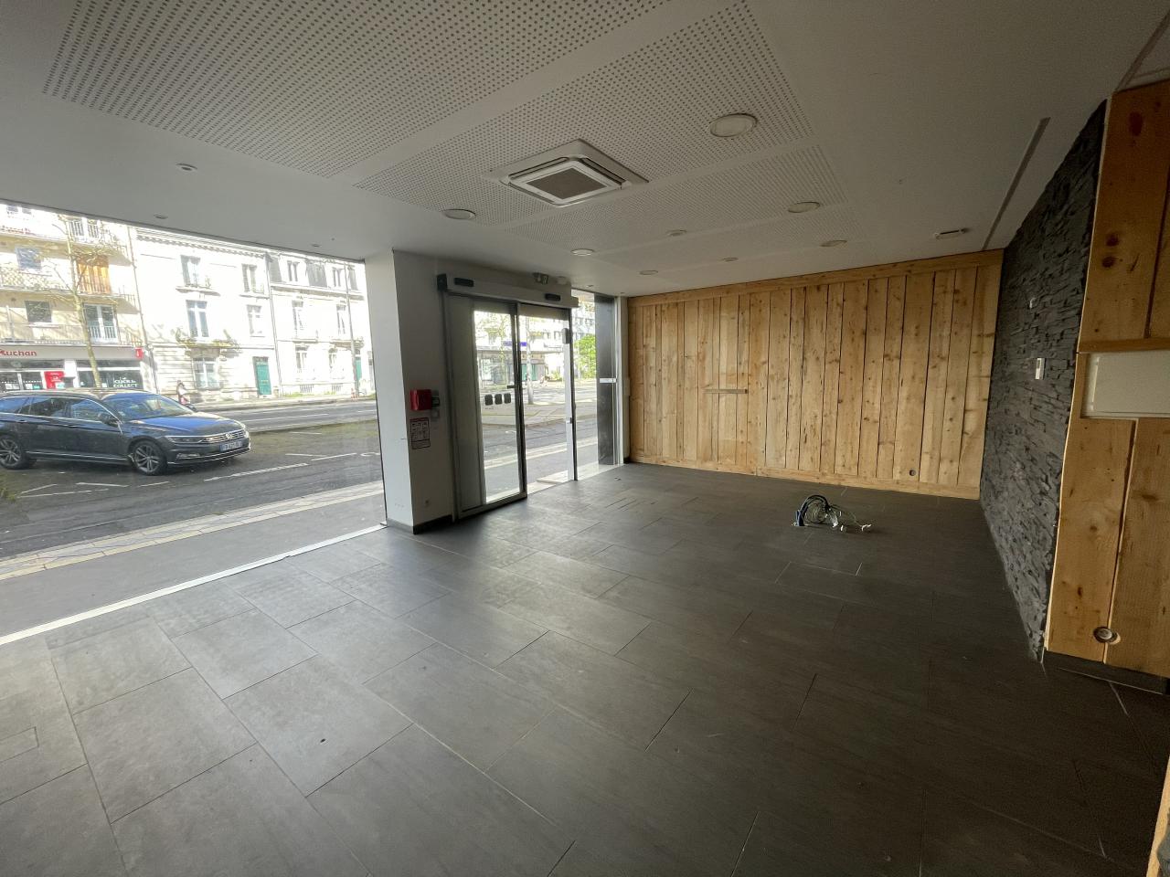 Location bureau Tours Indre-et-Loire OLBUR2422046 3