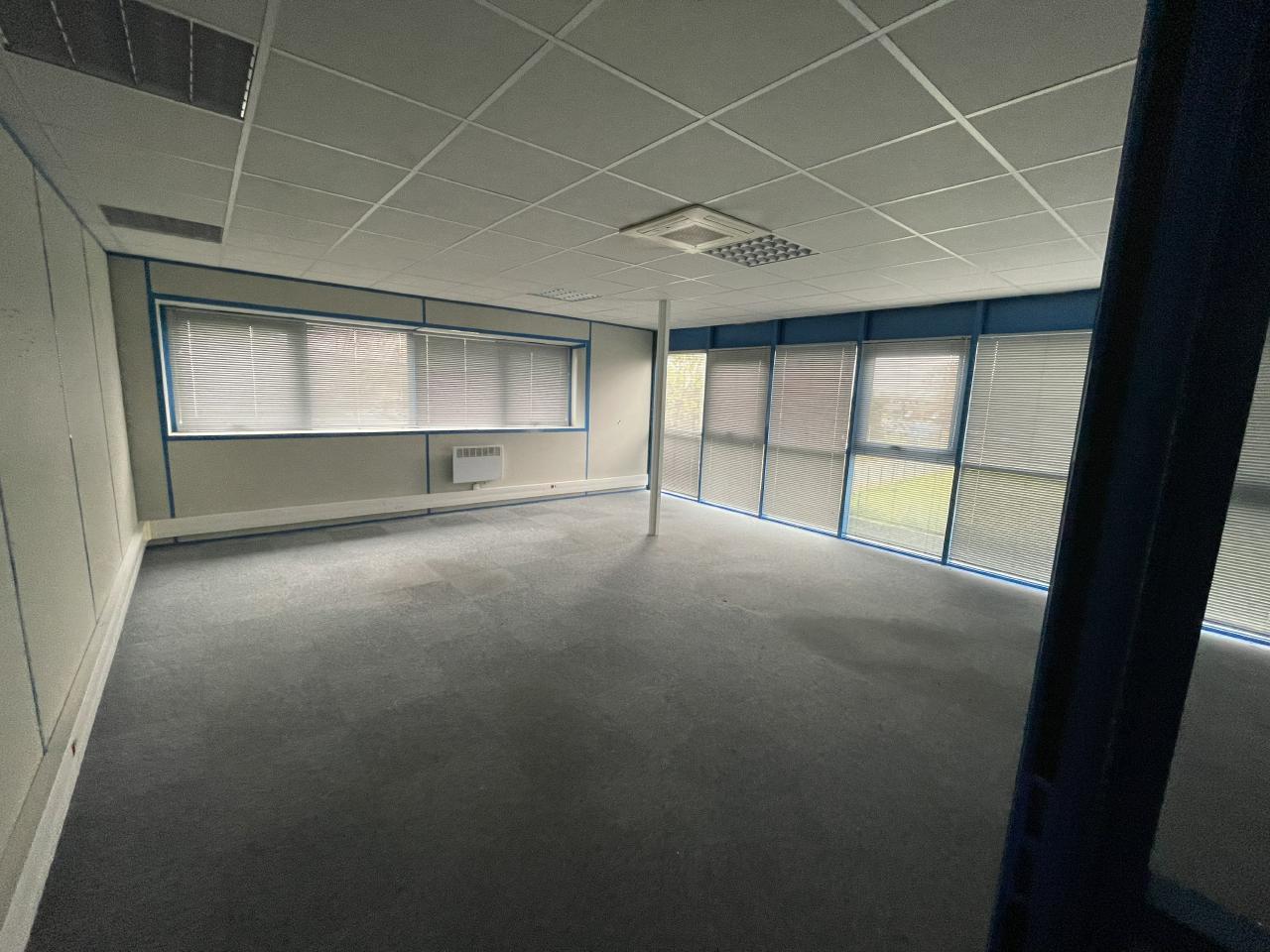 Vente local d'activité Civrieux-d'Azergues Rhône OVACT2422185 24