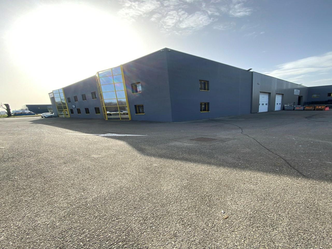 Location local d'activité La Verpillière Isère OLACT2110126 2