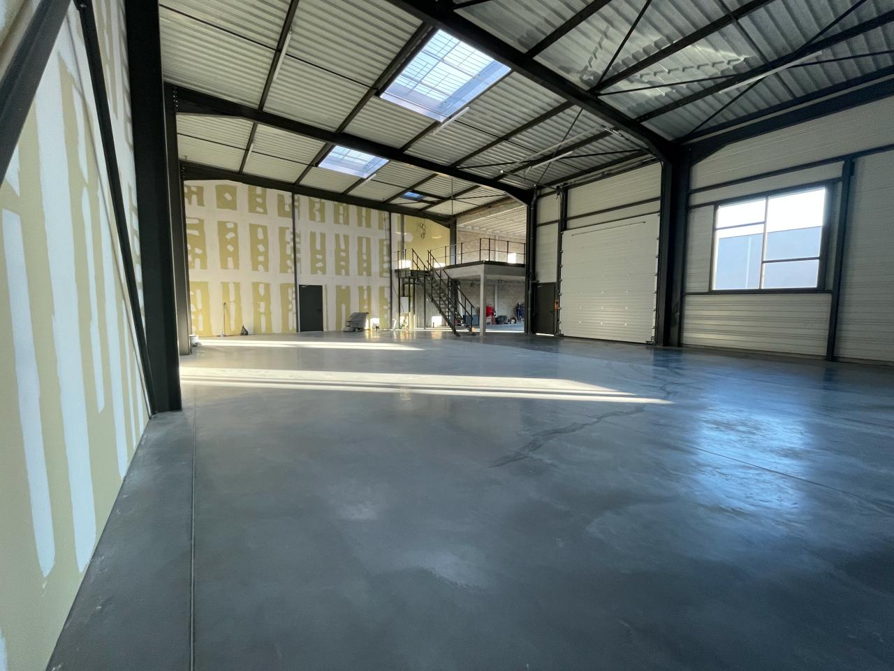 Location local d'activité Décines-Charpieu Rhône OLACT2528981 1