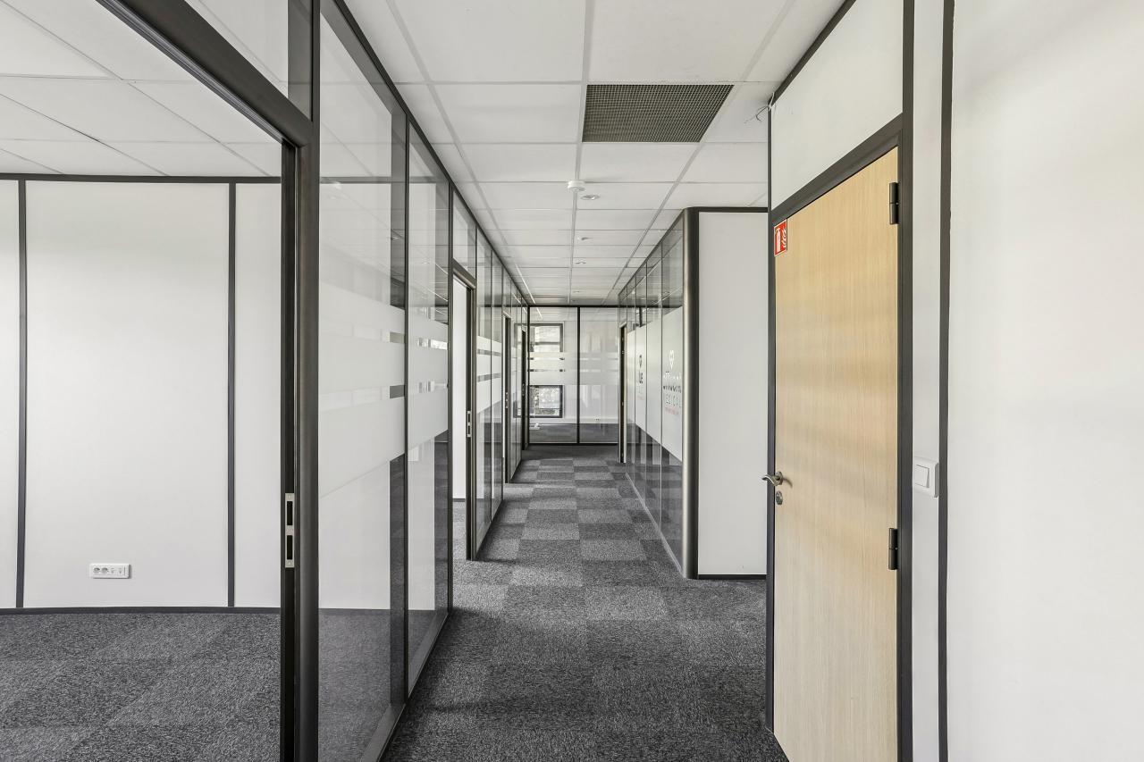 Location bureau Aix-en-Provence Bouches-du-Rhône OLBUR2428083 9