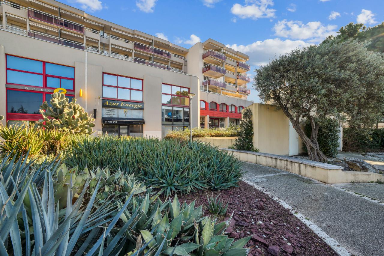 Location bureau Saint-Laurent-du-Var Alpes-Maritimes OLBUR2533428