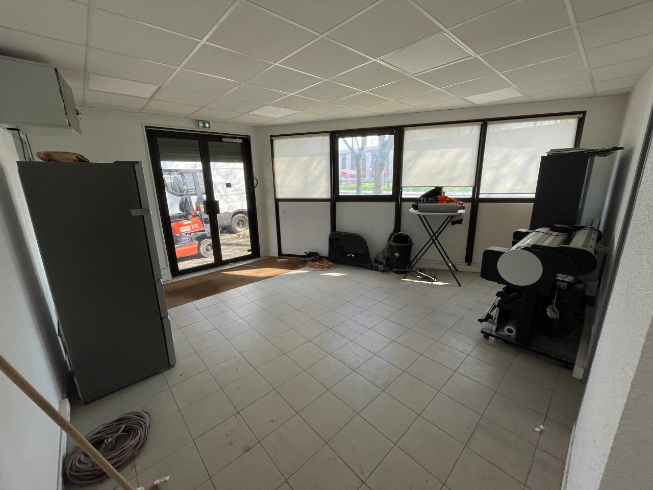 Location local d'activité Villeneuve-Saint-Georges Val-de-Marne OLACT2530991 2