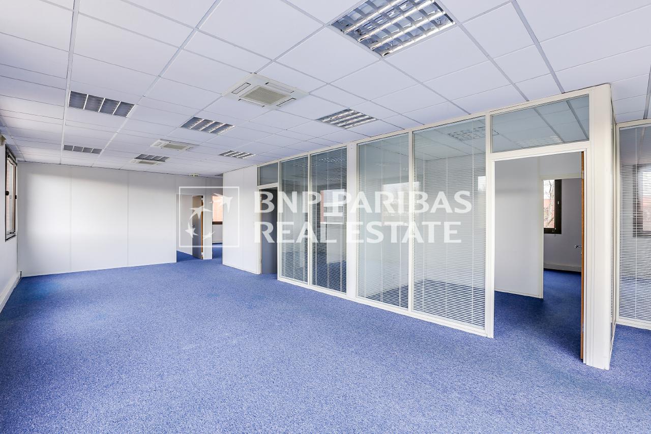 Location bureau Montigny-le-Bretonneux Yvelines OLBUR2203977 3