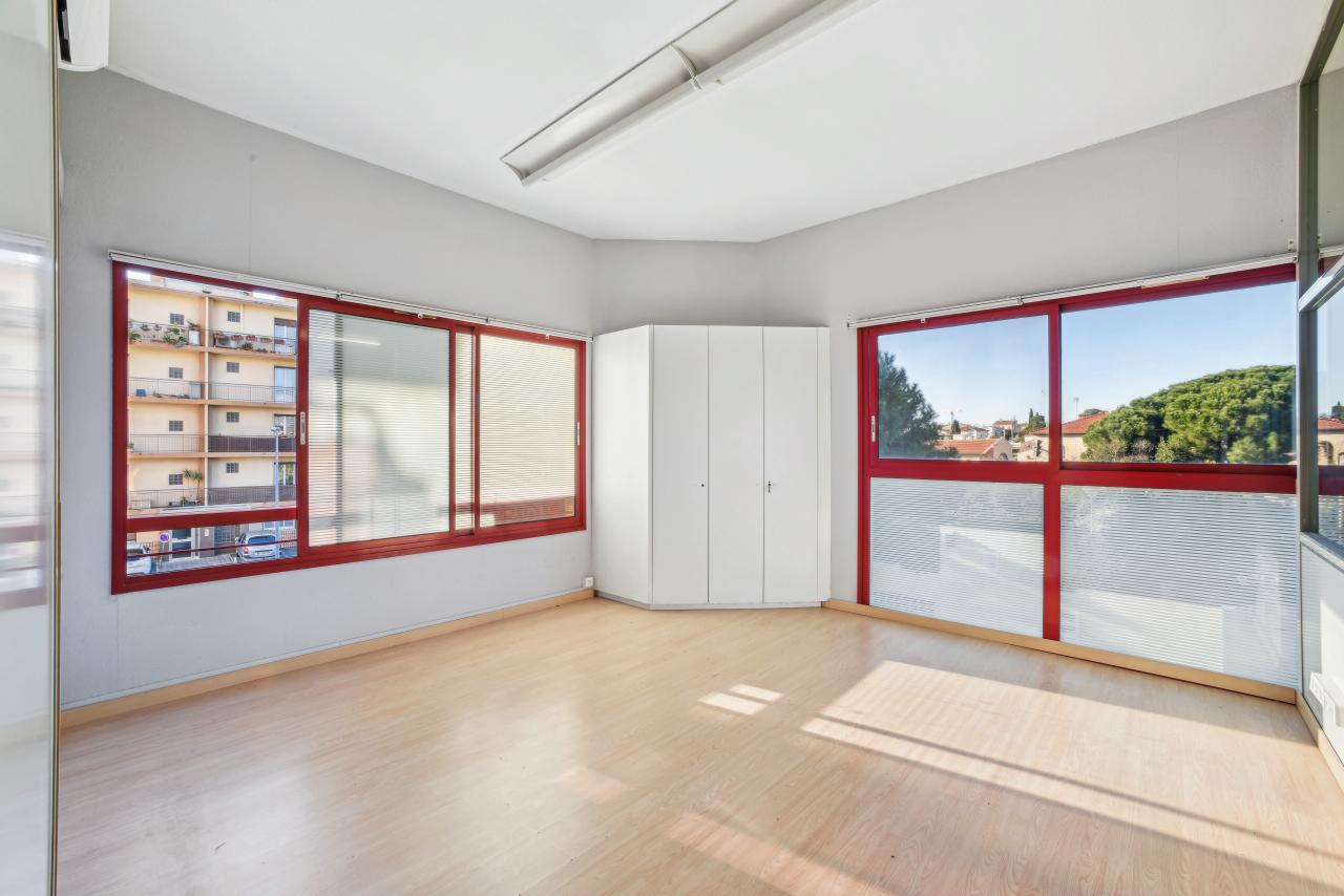 Vente bureau Saint-Laurent-du-Var Alpes-Maritimes OVBUR2530202 11
