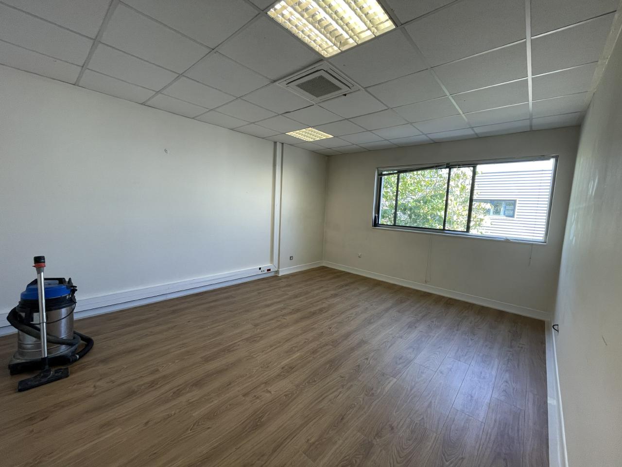 Location local d'activité Décines-Charpieu Rhône OLACT2424547 8