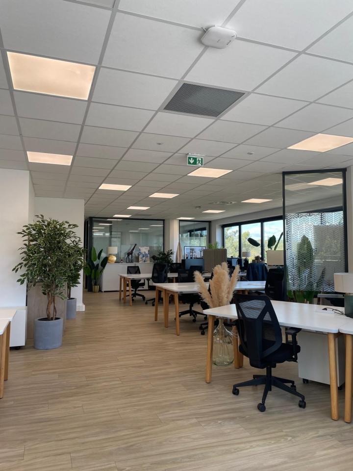 Location bureau Sophia Antipolis Alpes-Maritimes AOLBUR2645000_1 5