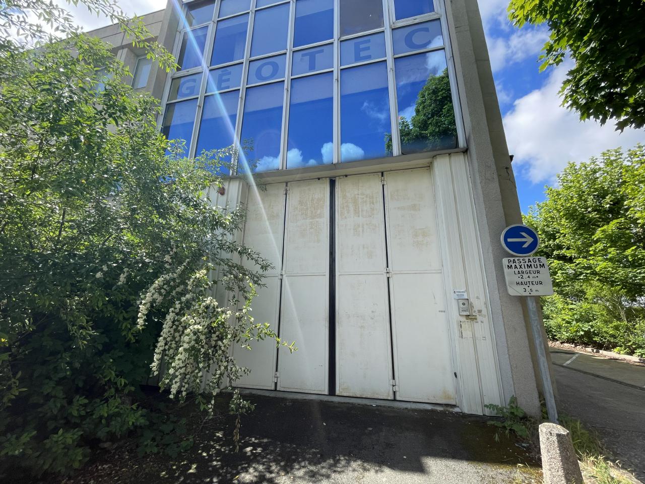 Vente local d'activité Montigny-le-Bretonneux Yvelines OVACT2423127 1