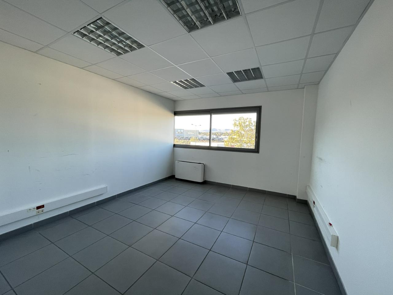 Location bureau Fréjus Var OLBUR2318196 11