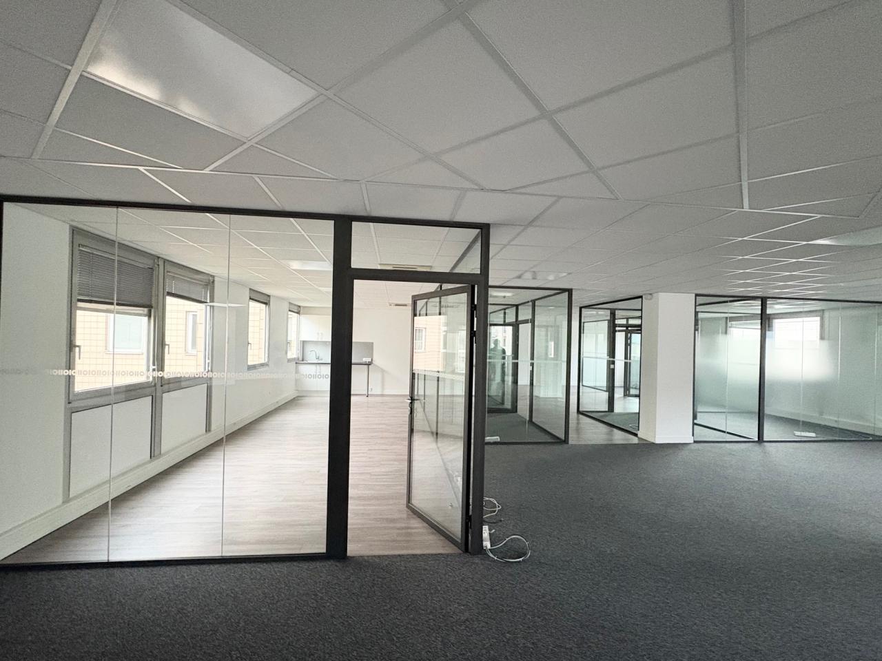 Location bureau Montigny-le-Bretonneux Yvelines OLBUR2638965 7