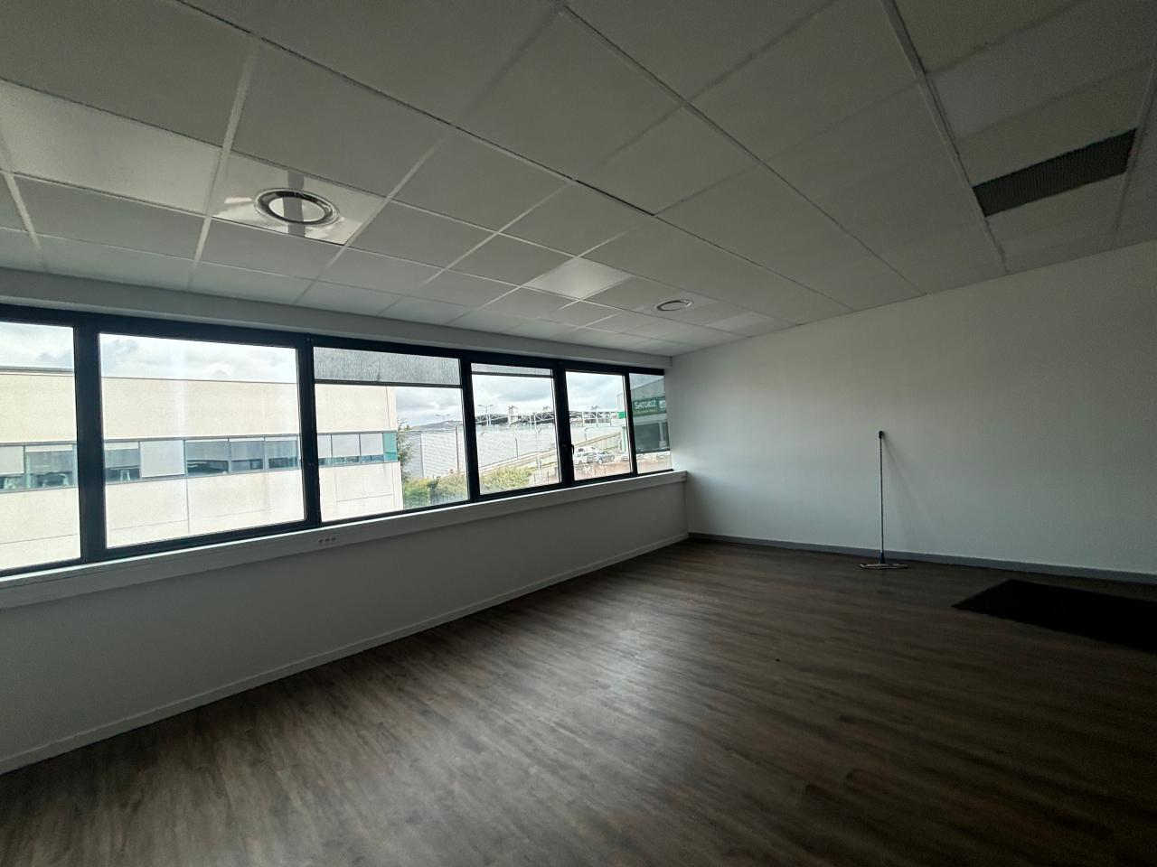 Location bureau Champagne-au-Mont-d'Or Rhône OLBUR2640592 10