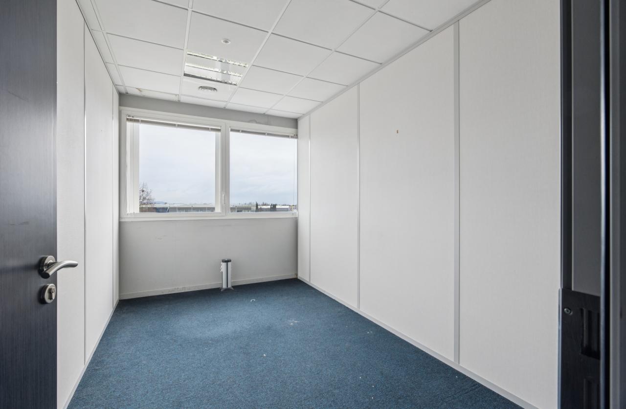 Location bureau Marignane Bouches-du-Rhône OLBUR2117538 1