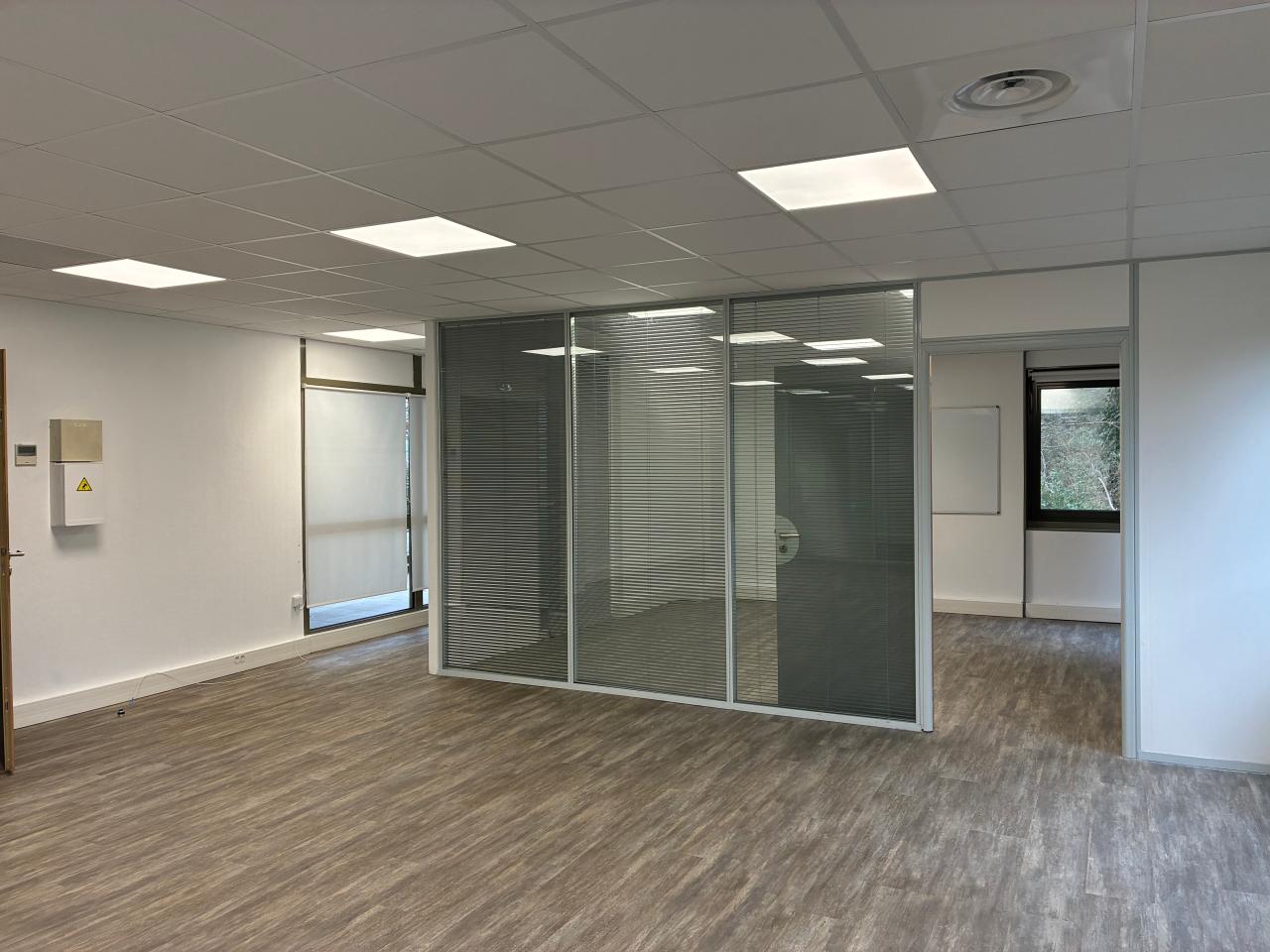 Location bureau Aix-en-Provence Bouches-du-Rhône OLBUR2115091 1