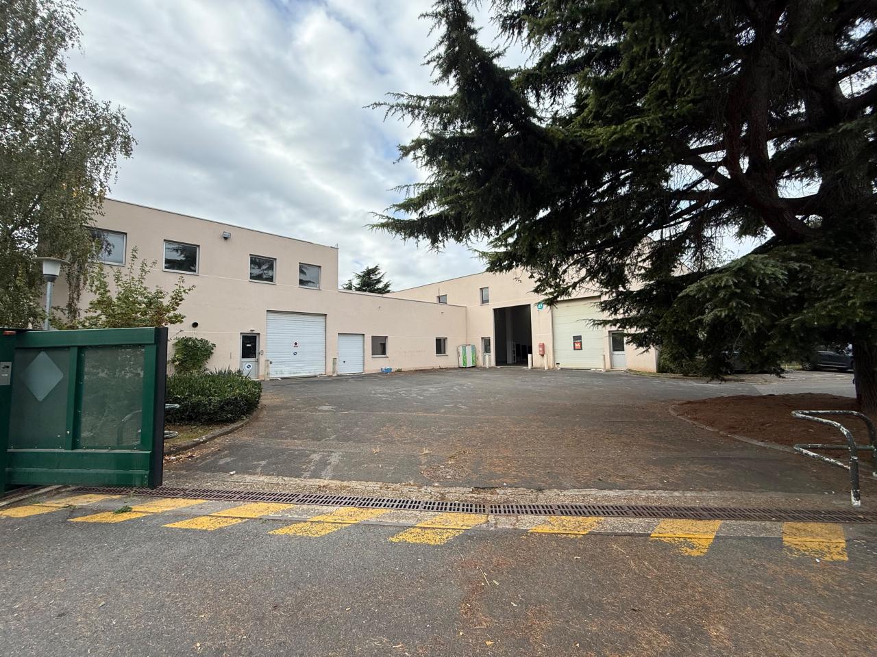 Vente local d'activité Nanterre Hauts-de-Seine OVACT2639455