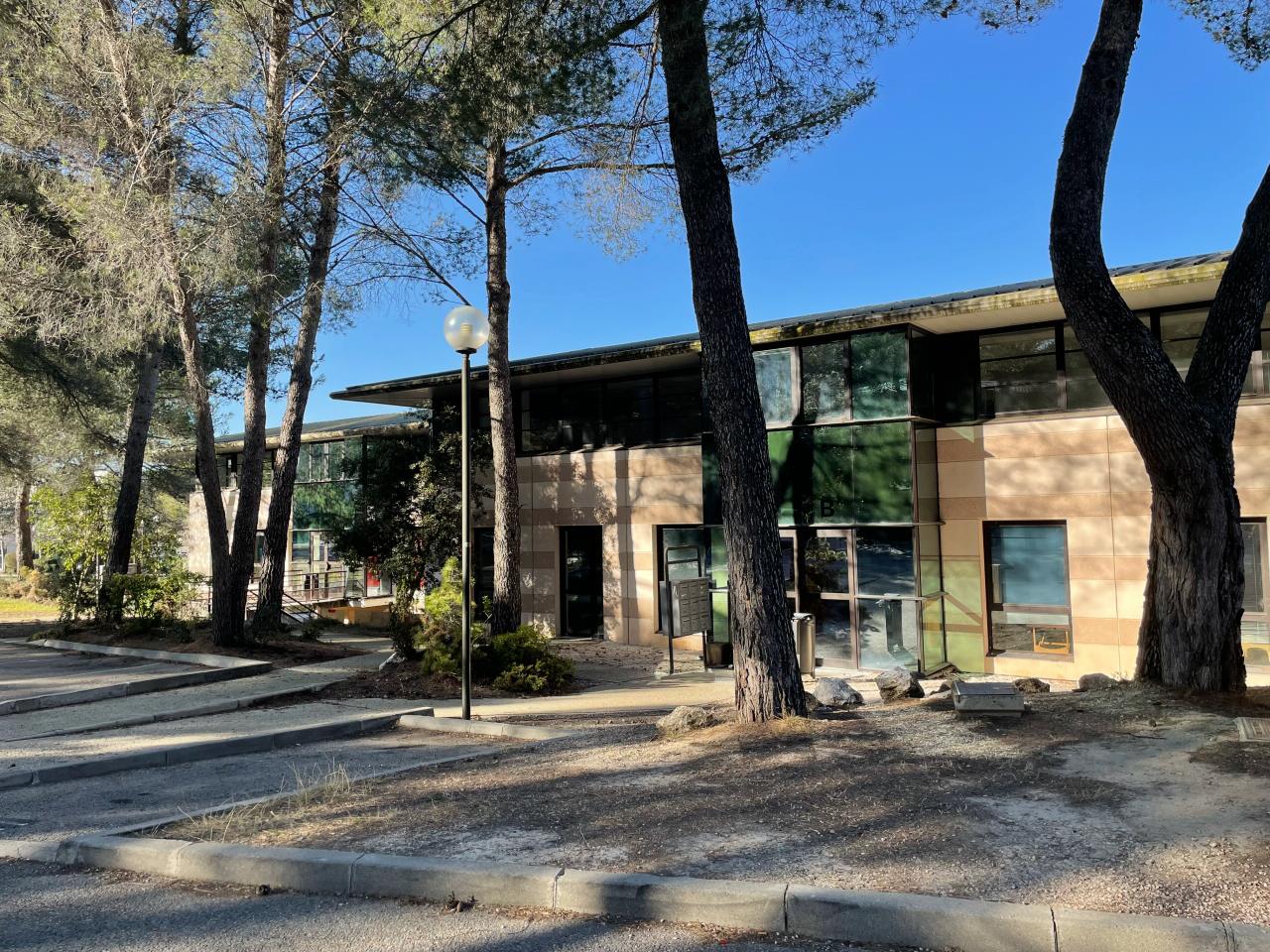 Location bureau Aix-en-Provence Bouches-du-Rhône OLBUR2421612 1