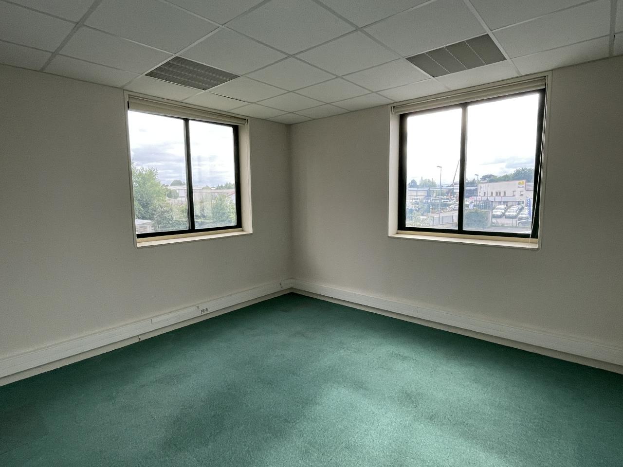 Location bureau Vern-sur-Seiche Ille-et-Vilaine OLBUR2112781 4